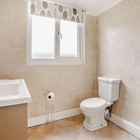 Tyncellar Farm Holiday Cottages Margam Room photo