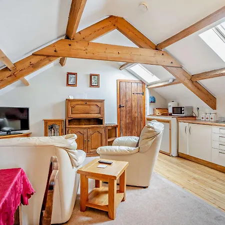 Tyncellar Farm Holiday Cottages Margam Room photo