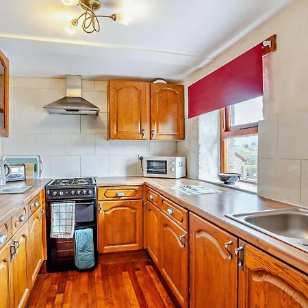 Tyncellar Farm Holiday Cottages Margam Room photo